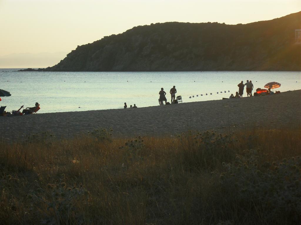 Casa Vacanze Gardenia Solanas Kültér fotó