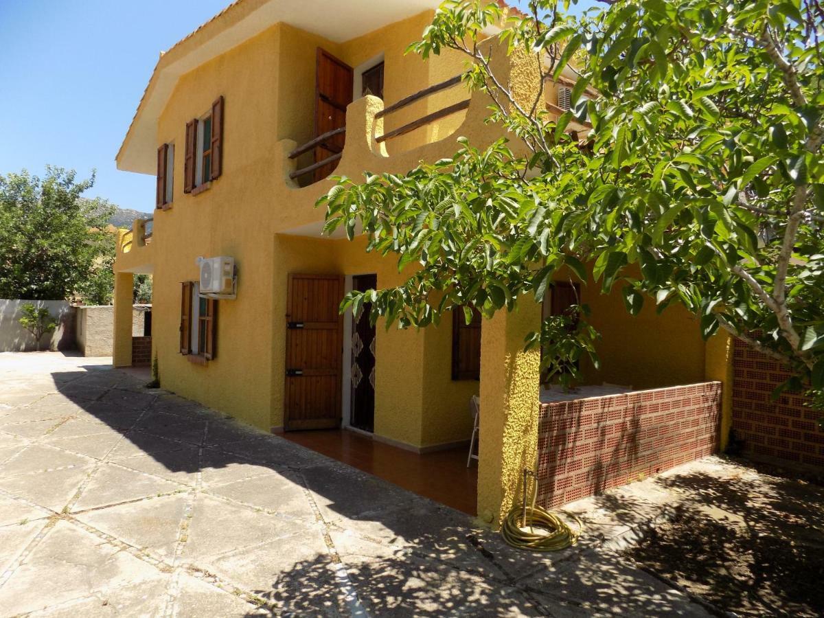 Casa Vacanze Gardenia Solanas Kültér fotó