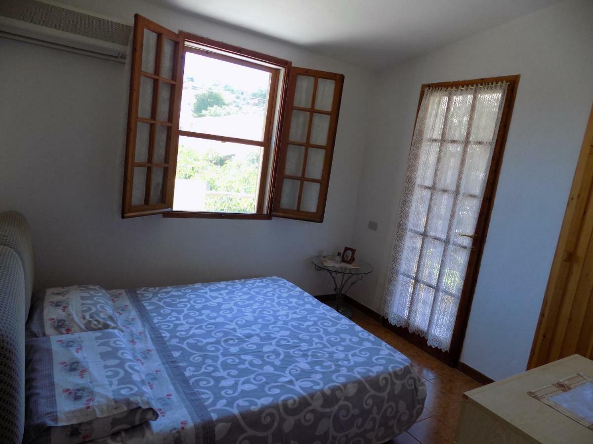 Casa Vacanze Gardenia Solanas Kültér fotó